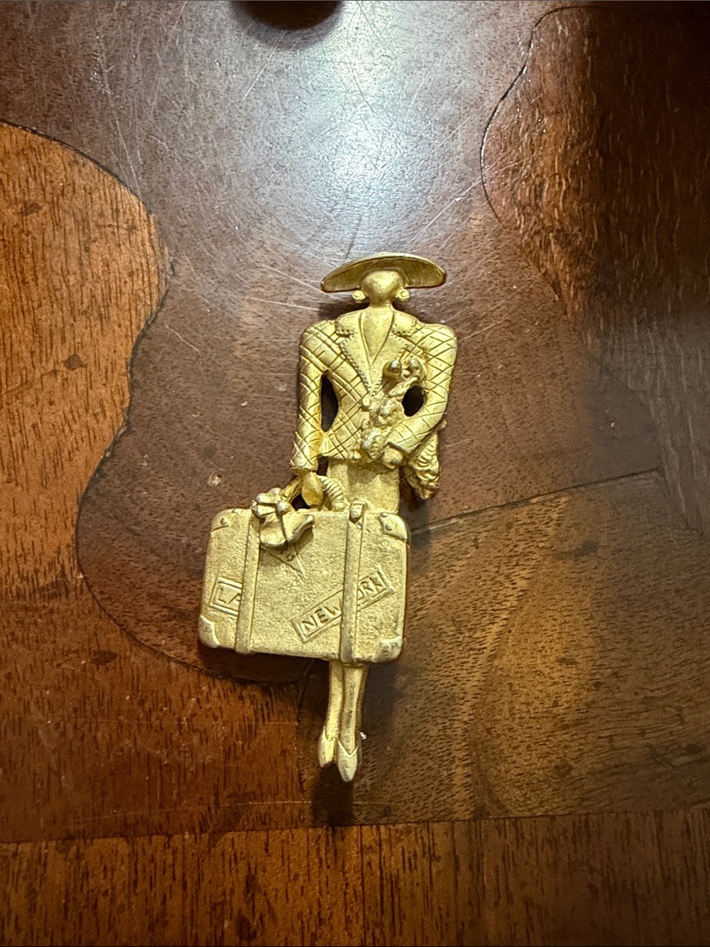 Vintage Traveler Suitcase Brooch - Gold